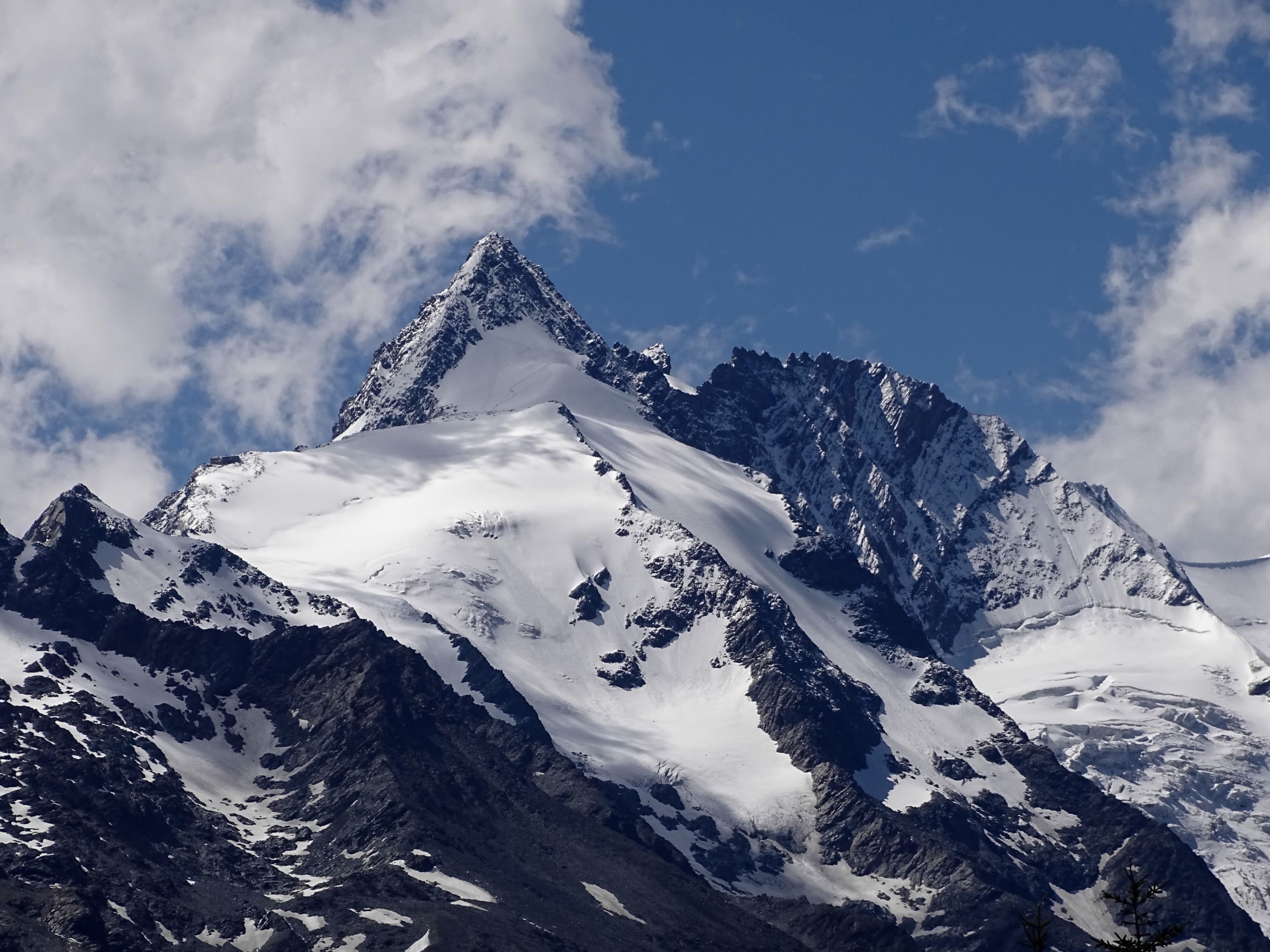 De top van de Großglockner. Foto: Adobe Stock / Jannis Bonner