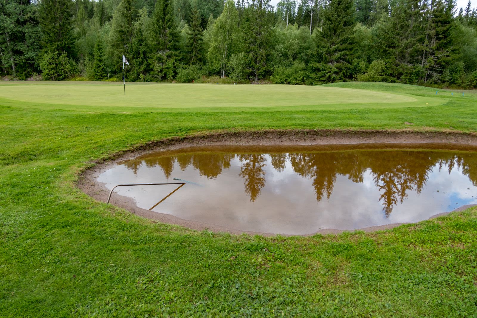 Door veel regen kan een bunker blank komen te staan. Bron: Adobestock-Jonas