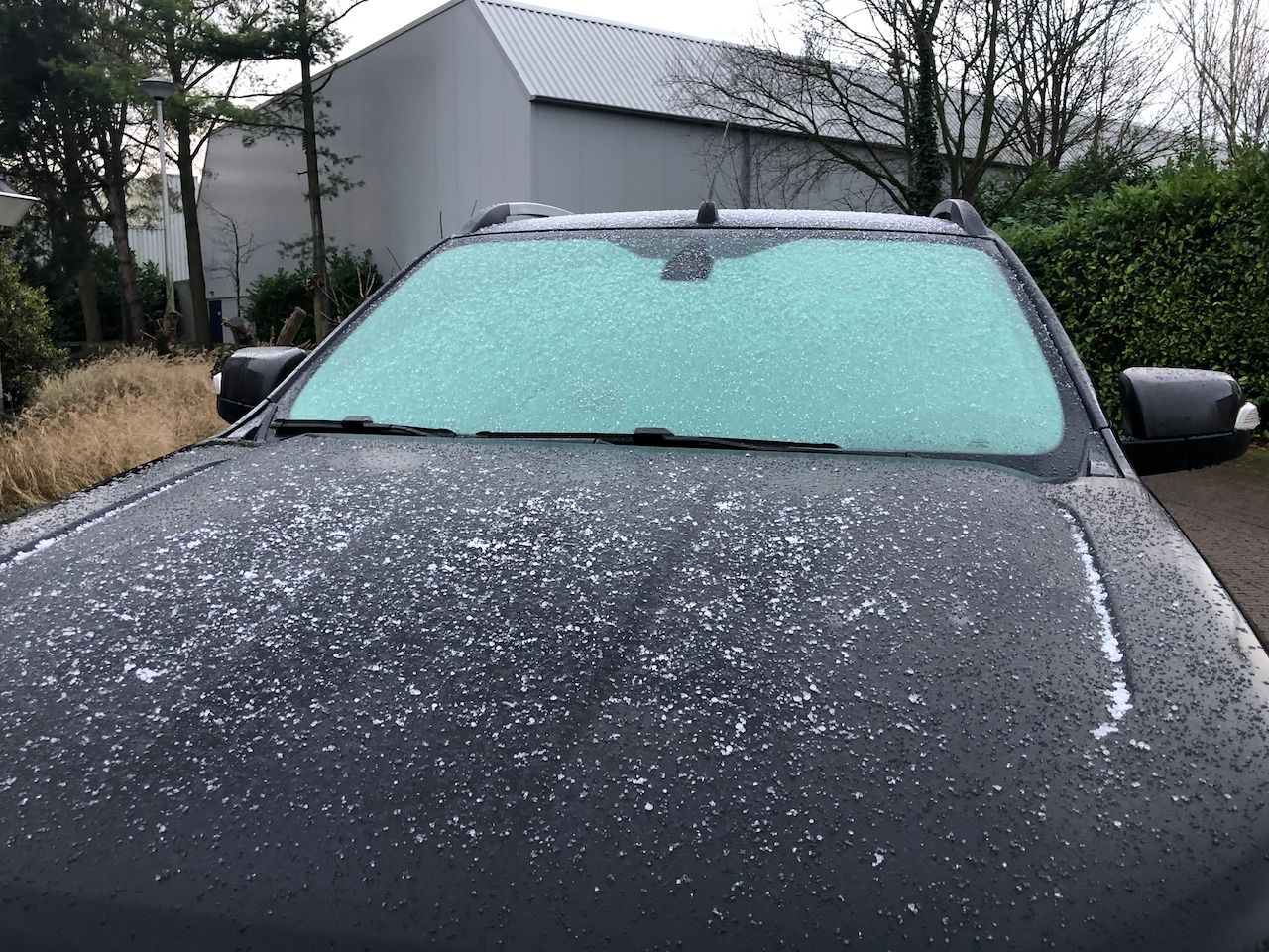 Soms zullen de autoruiten bevriezen en krijgen we te maken met hagel. Foto: Jolanda Bakker