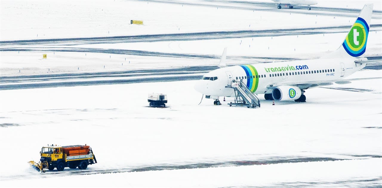 Rotterdam-The-Hague-Airport-in-sneeuw