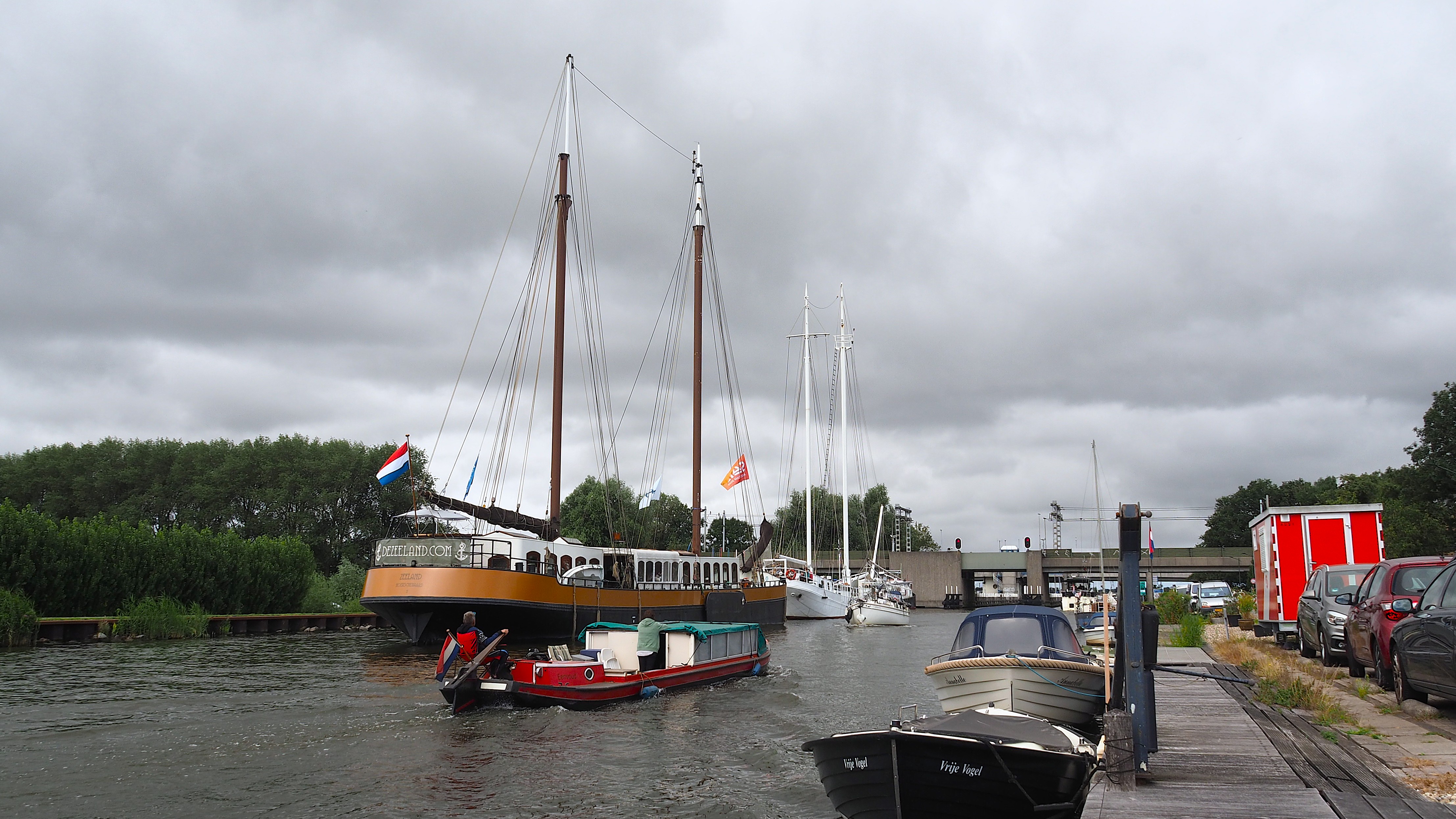 De schepen meren inmiddels al aan! Foto: Nellie Bartels