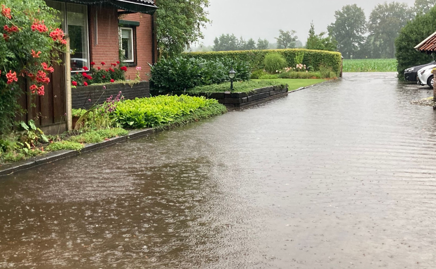 In Losser, Overijssel, viel richting 100 millimeter regen! Foto: Marjo Ruijsch de Frankrijker