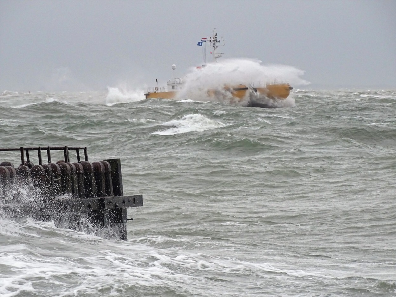 Storm op zee. Foto: Hanneke Lucasse.