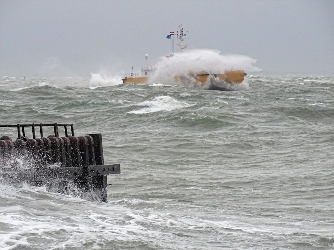 Storm op zee. Foto: Hanneke Lucasse.