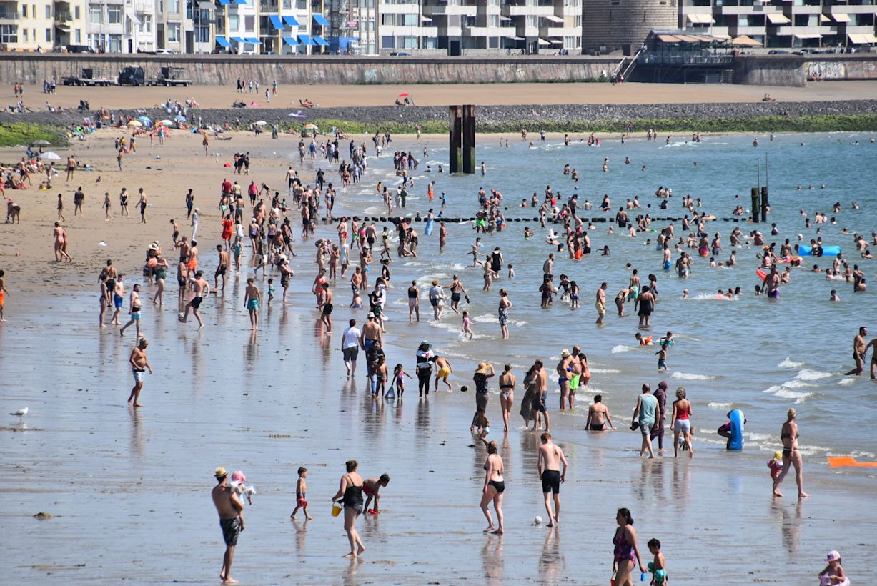 Het is deze zomer vaak druk op de stranden. Foto: Anne Marie van Iersel