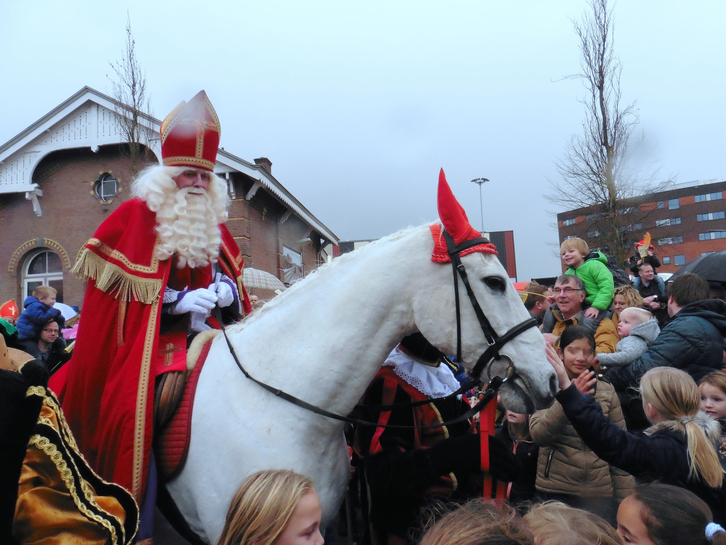 Het blijft dit jaar droog bij de intrede van Sinterklaas. Foto: Willy Bonnink-Naves