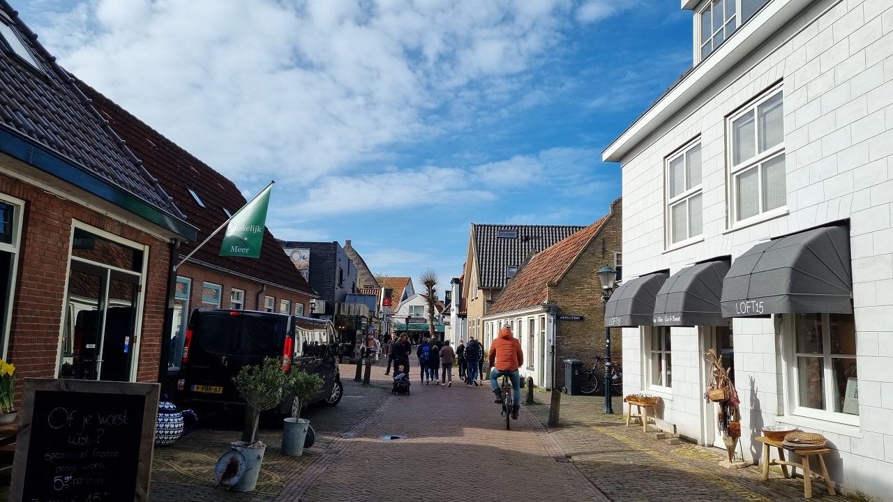 In april is de zon tot nu toe vaak van de partij. Foto: Frans Alderse Baas