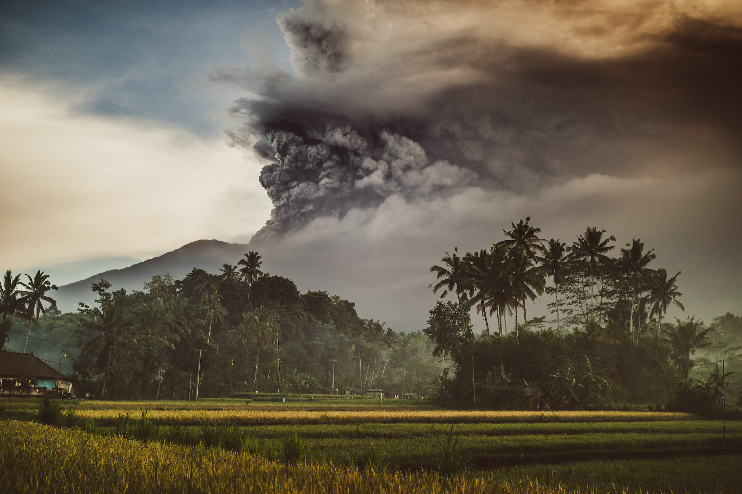 Uitbarsting van de Agung vulkaan op Bali