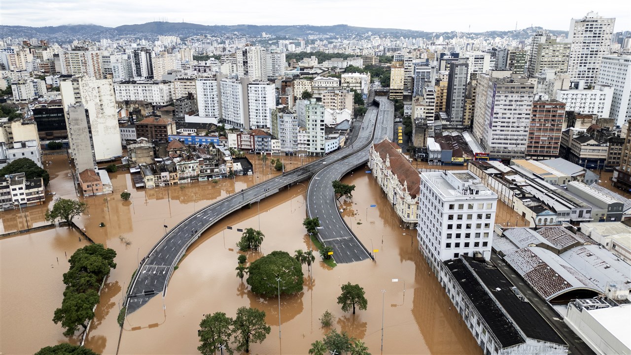 Fikse overstromingen in het zuiden van Brazilië. Foto: ANP / EPA / Isaac Fontana.