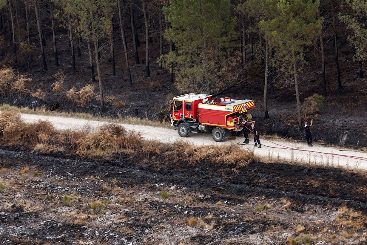 Bosbranden in het zuidwesten van Frankrijk, foto: ANP / EPA / BENOIT TESSIER / POOL
