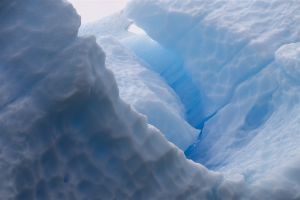 Grootste ijsberg ter wereld op drift