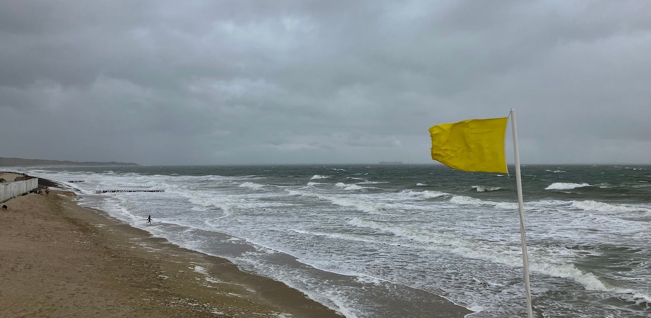 Storm aan zee. Foto: Aad