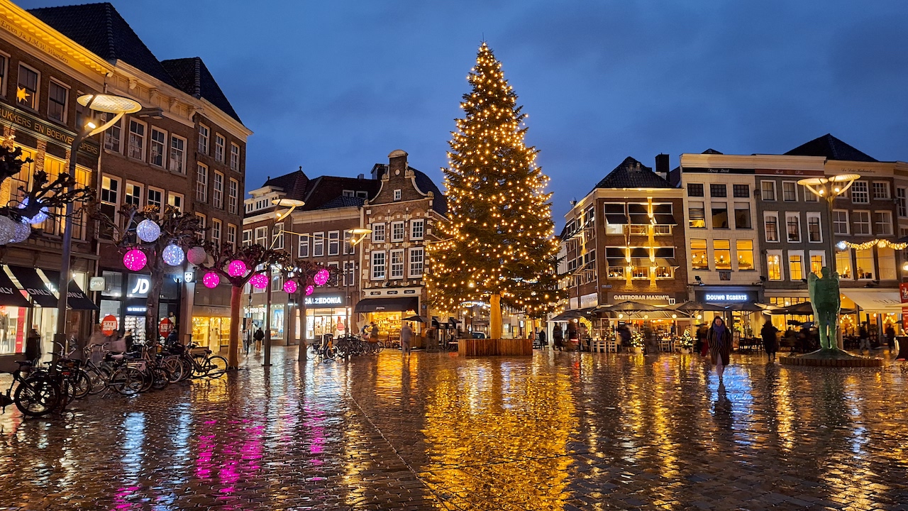 Geen witte kerst, maar blijft het droog of krijgen we regen? Foto: Matin Vye.
