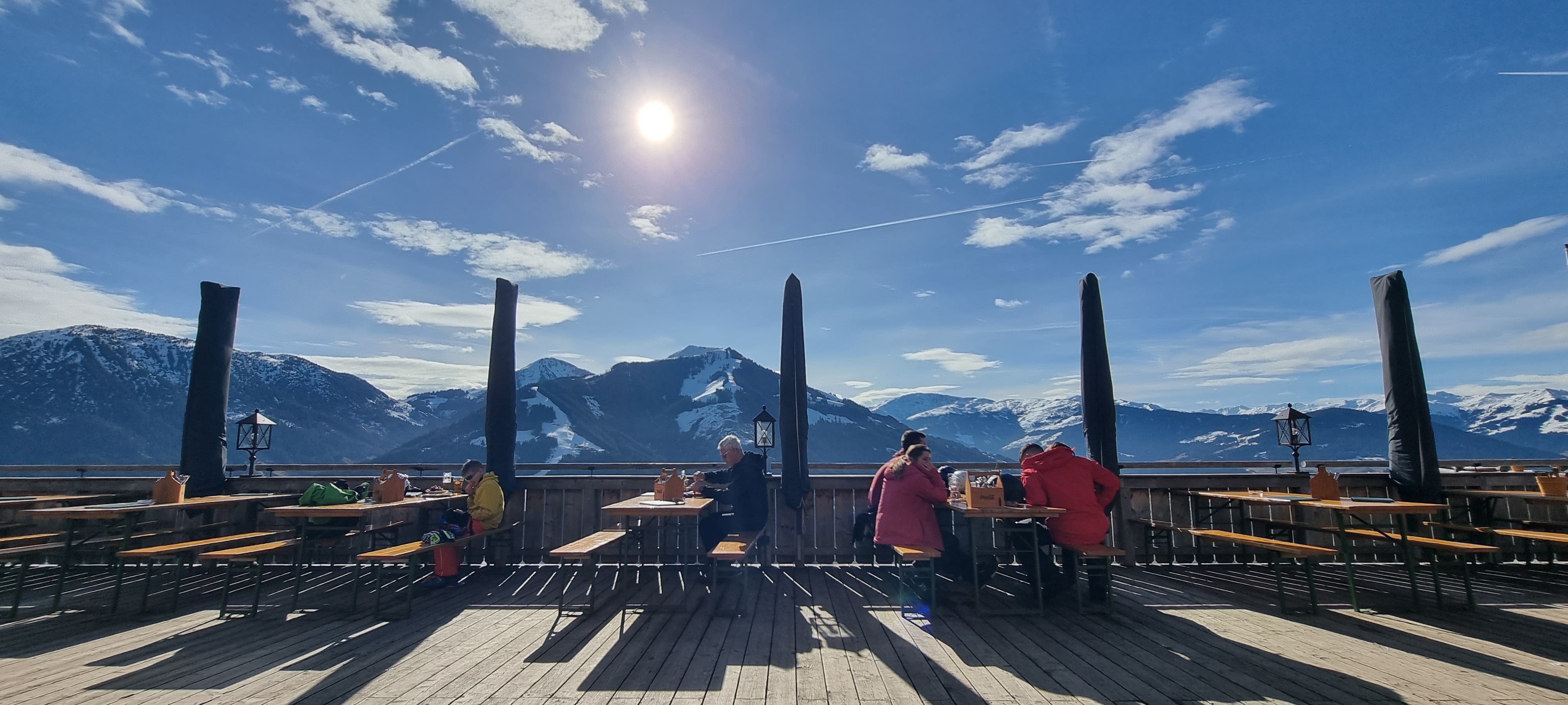 Zeker donderdag en vrijdag kan het mooi terrasweer zijn (foto: Berggasthof Nieding)