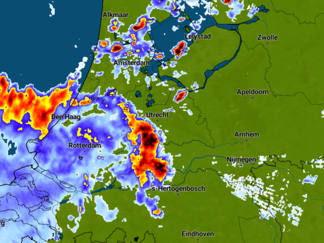 Zwaar onweer trekt over Utrecht