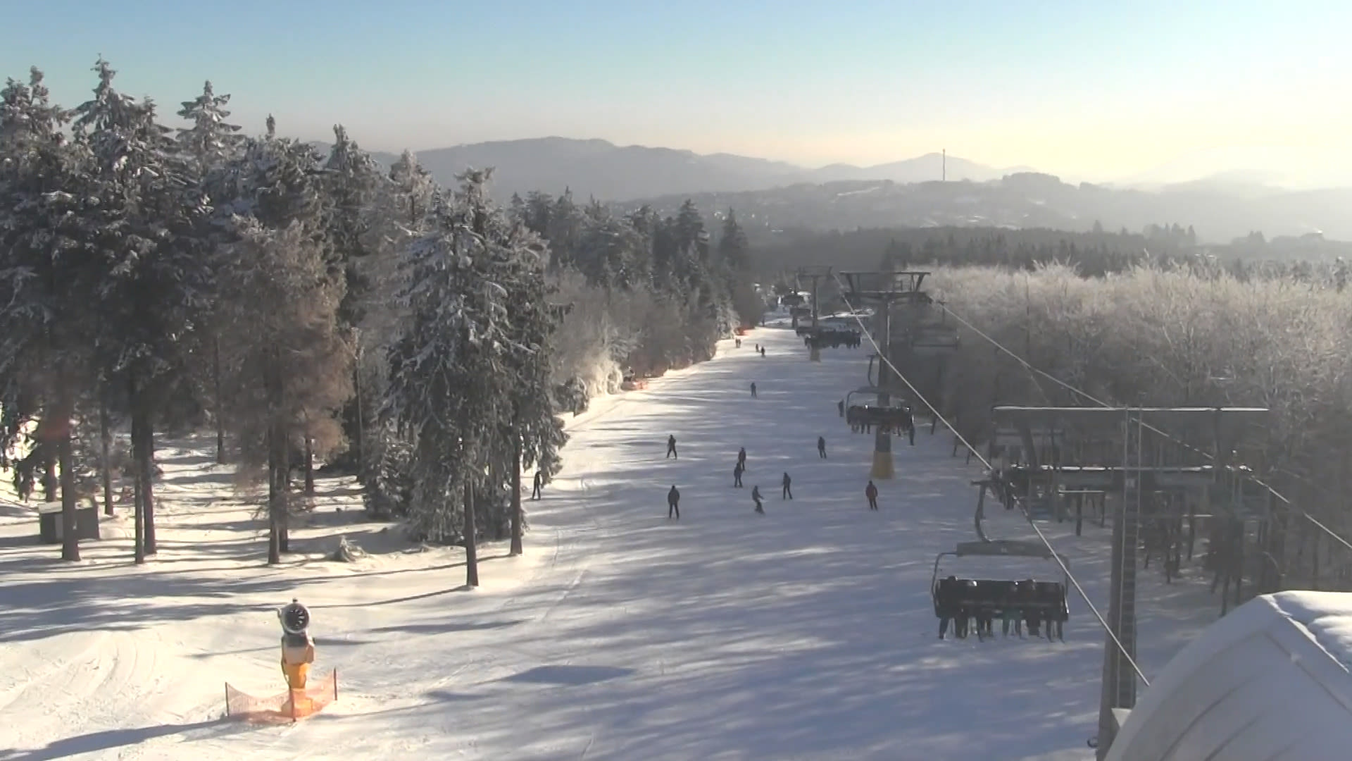 De Brembergkopf in het Duitse Winterberg op dinsdagochtend. Beeld: Feratel