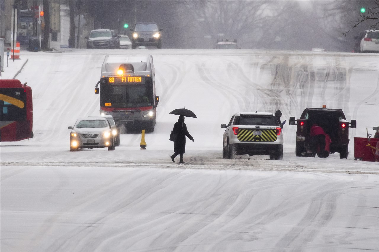 Winterweer met ijzel veroorzaakt schade en ongelukken in VS 