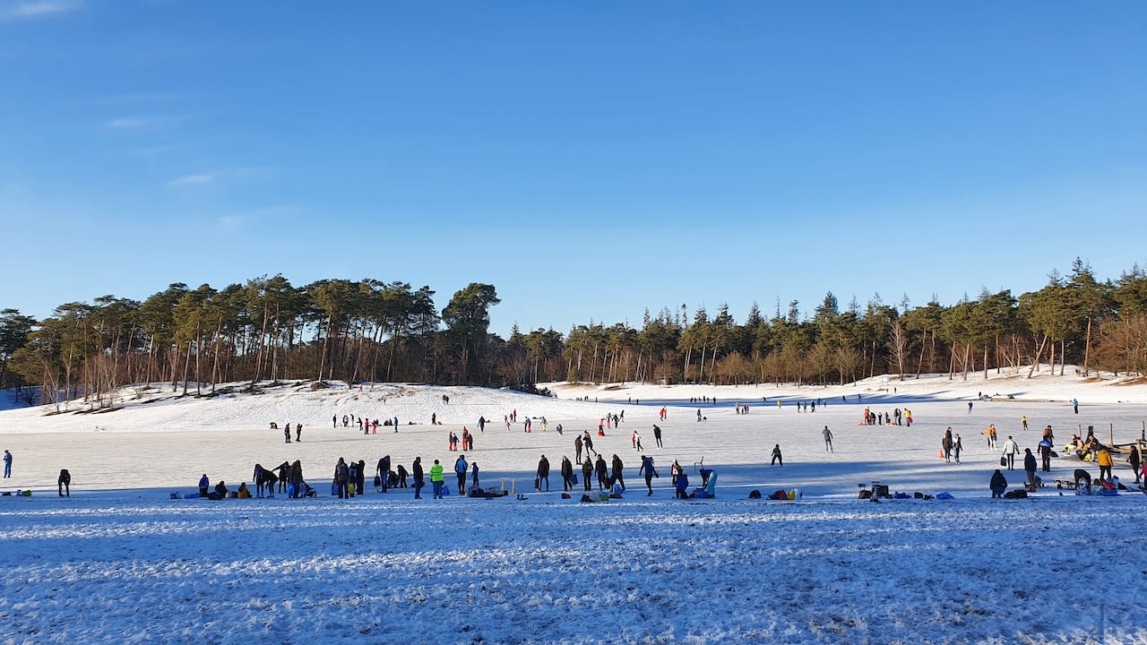 Schaatsen op het Henschotermeer. Foto: Jaco van Wezel.