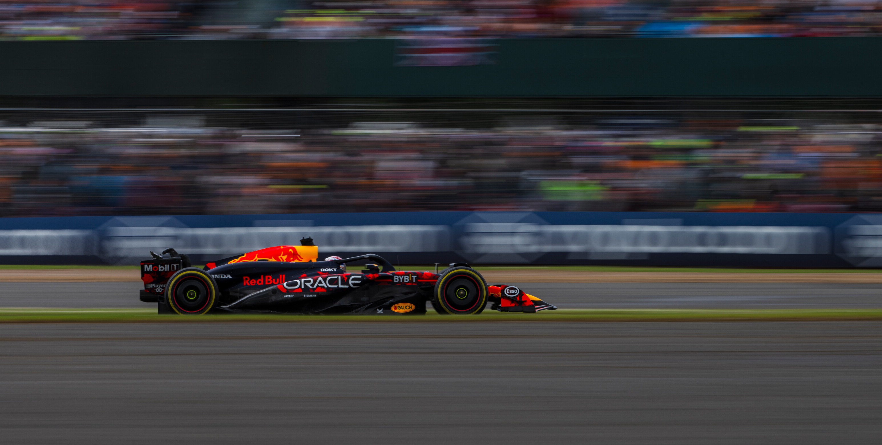 Max Verstappen op het Silverstone Circuit op 7 juli 2024. Foto: (Redbullcontentpool/Rudy Carezzevoli/Getty Images)