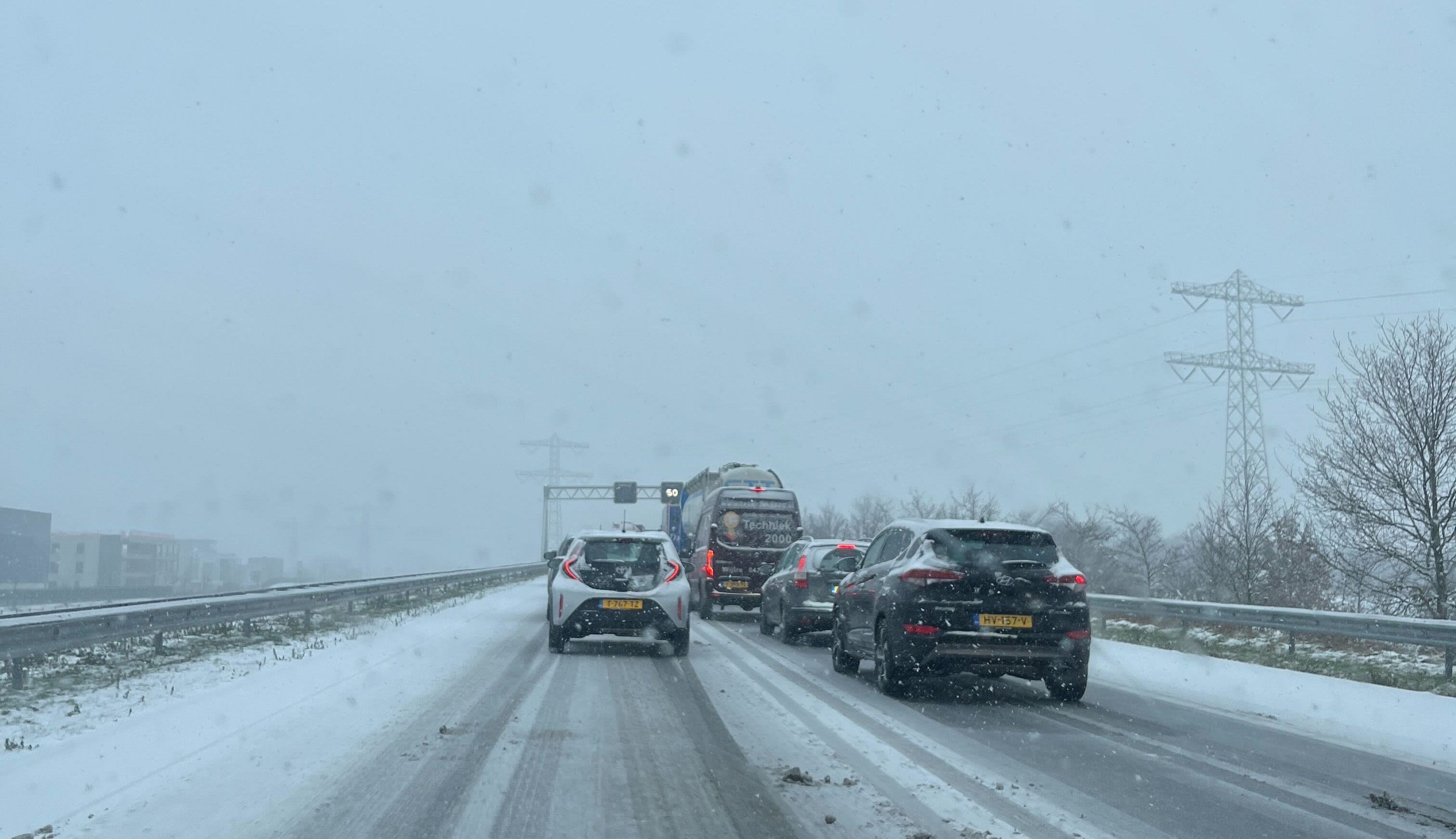 Situation on the highway south of Roermond.  Photo: Berend van Straaten.