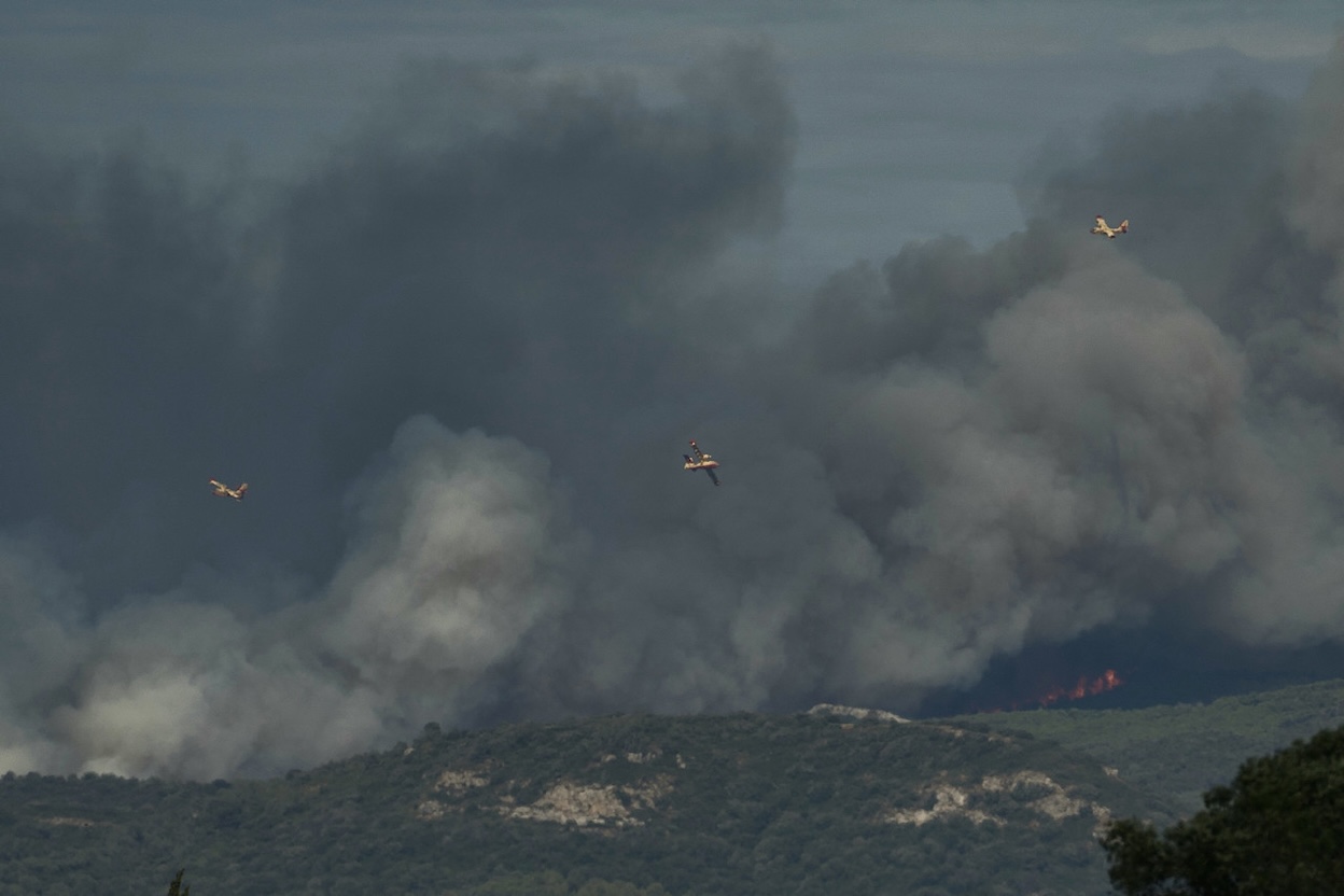 Franse snelweg bij Narbonne dicht door bosbrand 