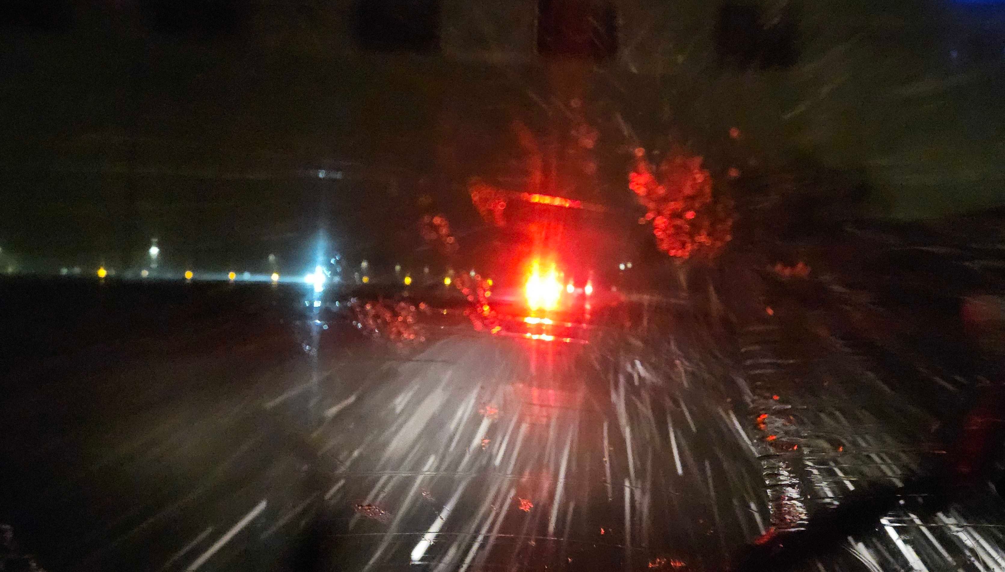 Fel mistachterlicht tijdens sneeuwval