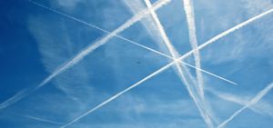 Alles wat je moet weten over wolken die door vliegtuigen ontstaan