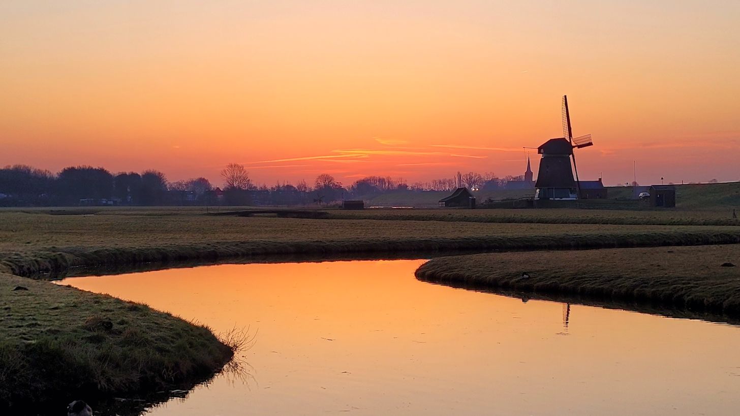 Saharastof bij zonsopkomst. Foto: Joke Nijenhuis