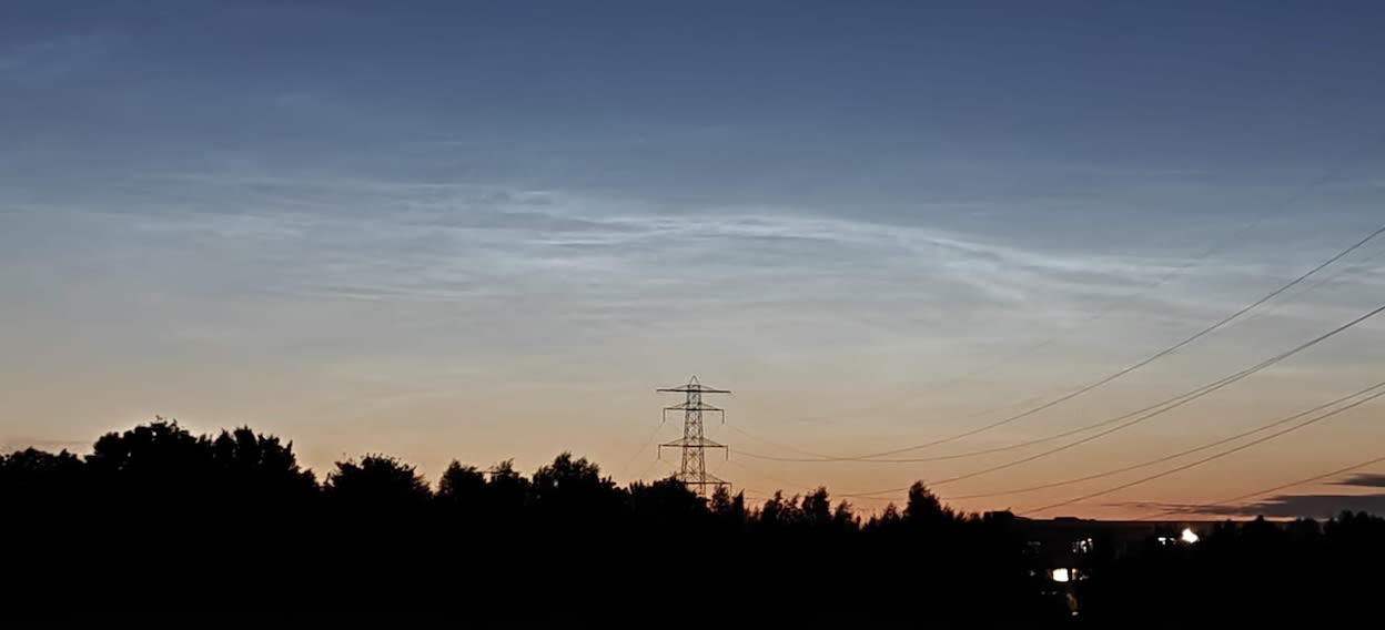 Lichtende nachtwolken nabij Nijmegen. Foto: Wilfred Janssen.