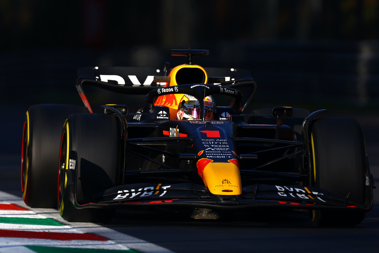 Max Verstappen in Monza 2022. FotoL Mark Thompson / Getty Images via Redbullcontentpool.com. 
