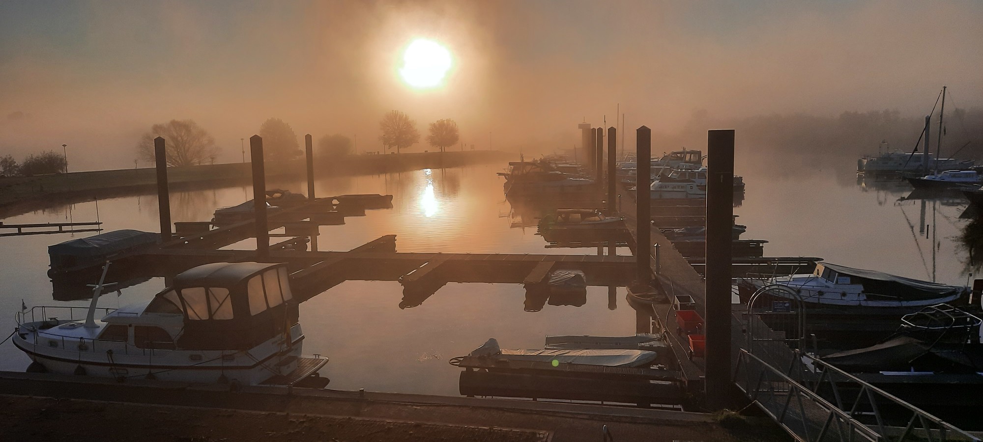 Zon en mist. Foto: Har v Knippenberg