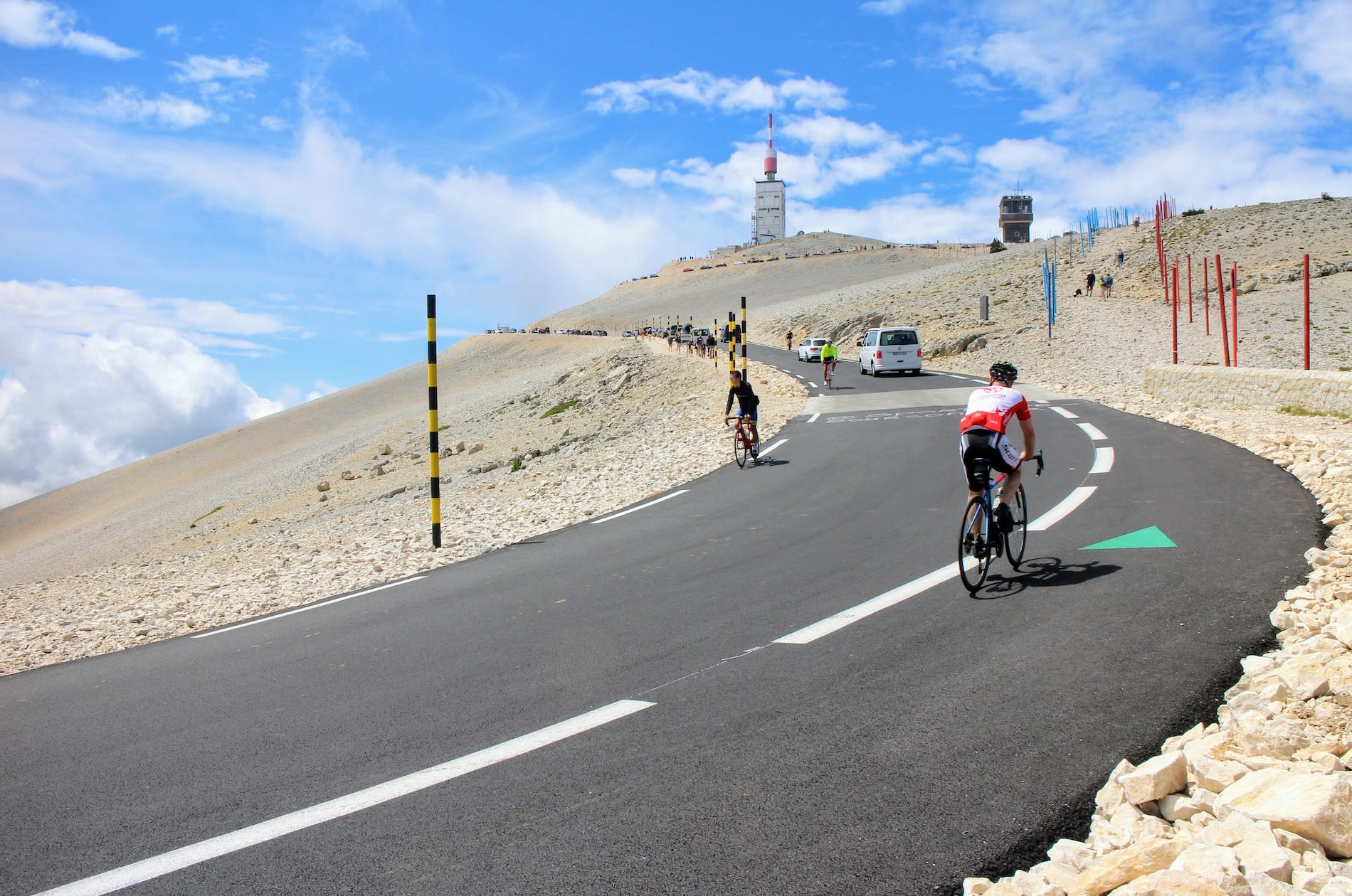 Wielertoeristen op de Mont Ventoux. Foto: Adobe Stock / Tom