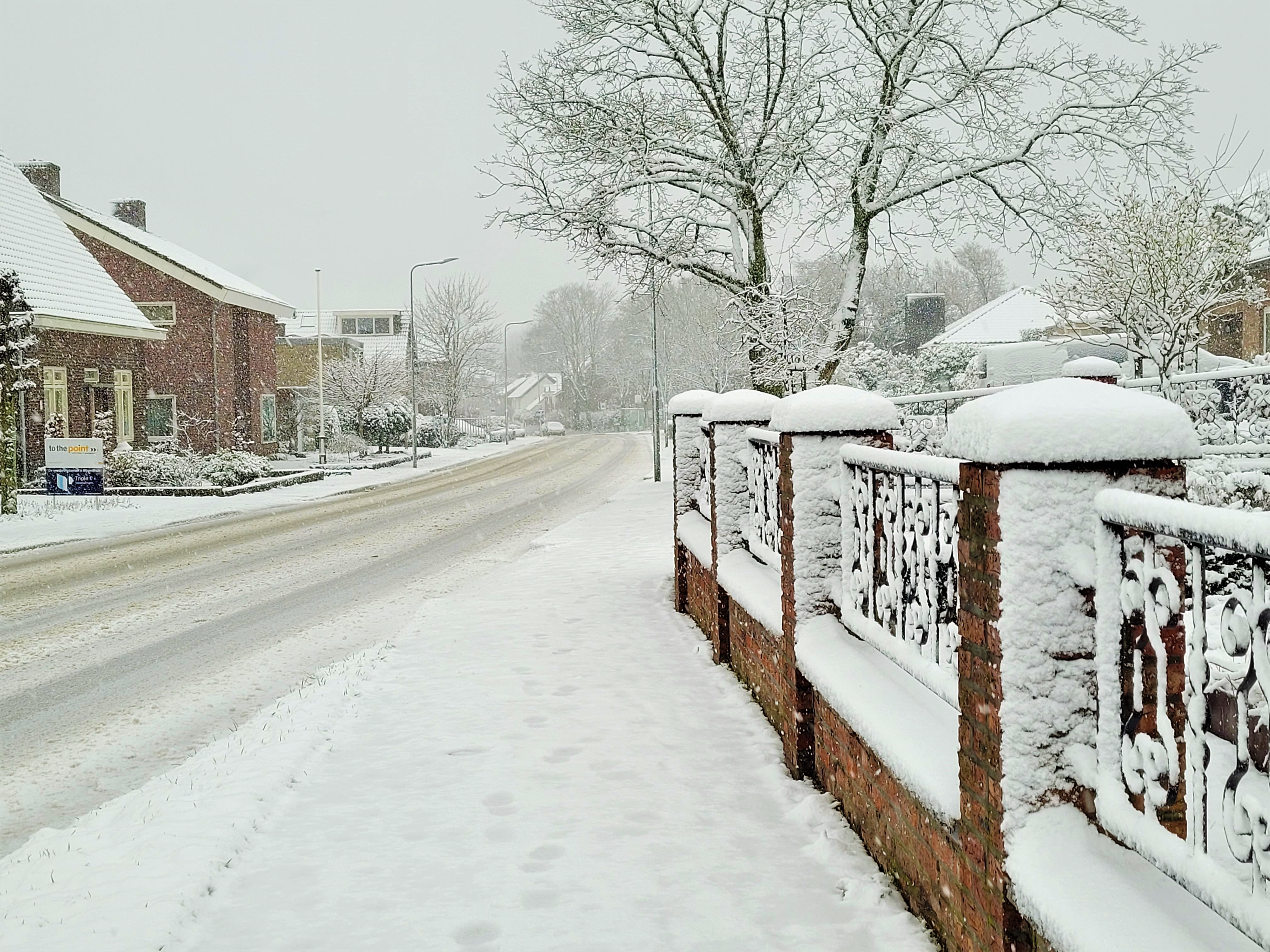 Woensdag werden ook de straten in Zuid-Limburg wit. Foto: Marjan den Boer