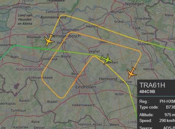 Luchtverkeer bij Eindhoven. Bron: Flightradar.com