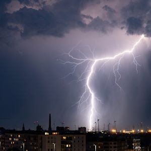 Sluiten we de zomervakantie af met stevig onweer?