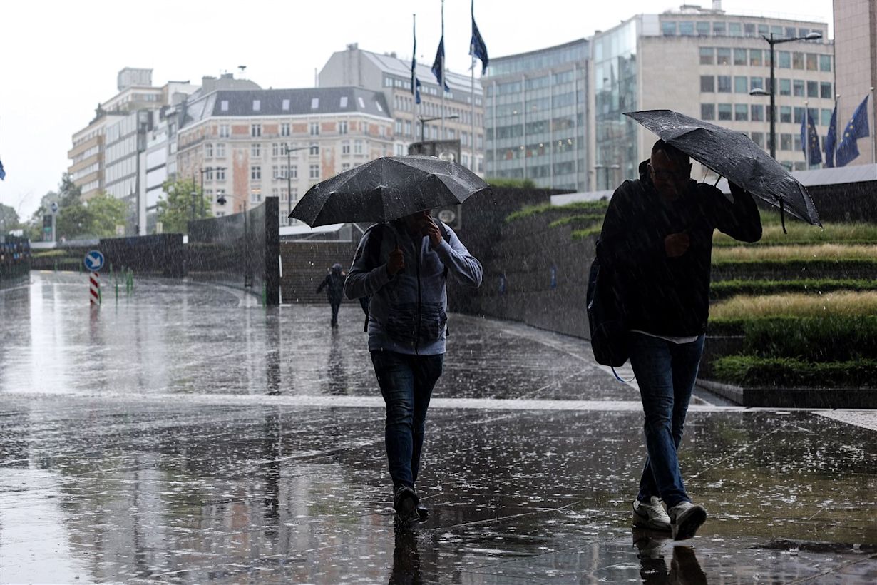 Lokale wateroverlast in Waals-Brabant. Foto: AFP/Kenzo Tribouillard