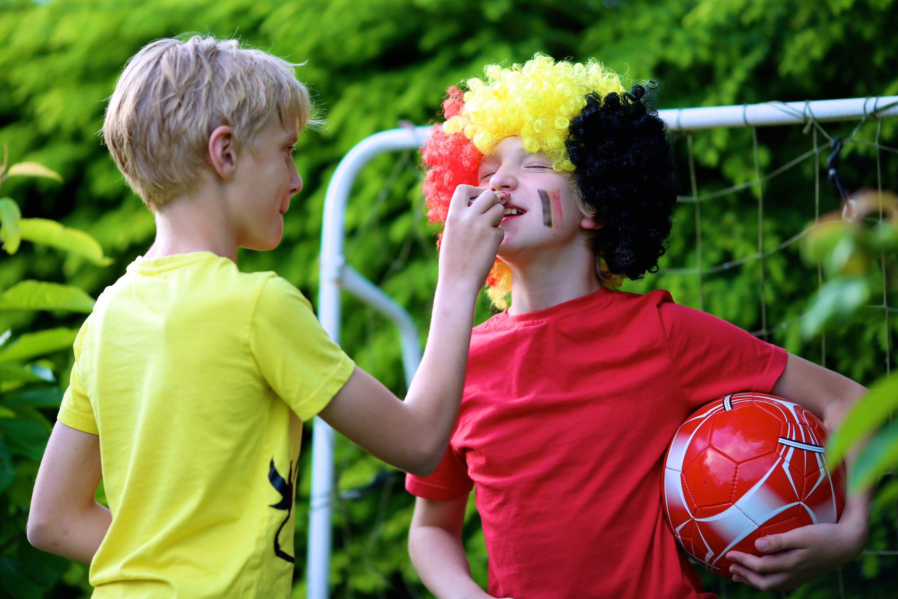 Jonge Belgische voetbalsupporters. Foto: Cromary