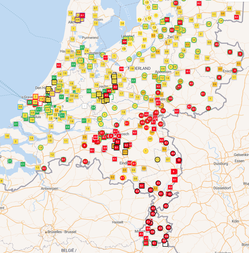 Ten zuiden van de lijn Hoogerheide, Breda, Den Bosch, Zutphen, Almelo blijft de sneeuw liggen.