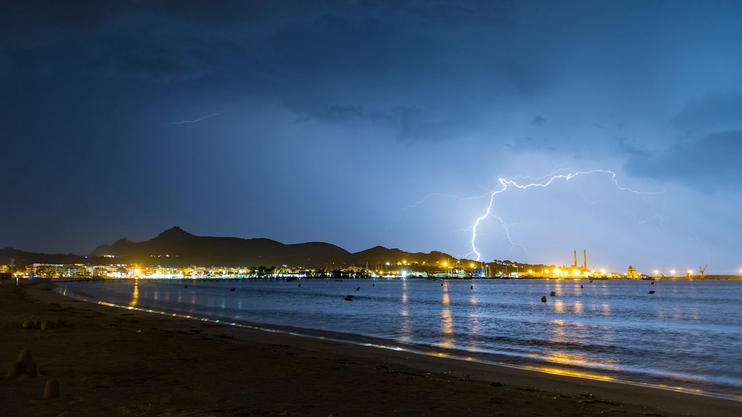Onweer op Mallorca. Foto: Adobe Stock / Felix.