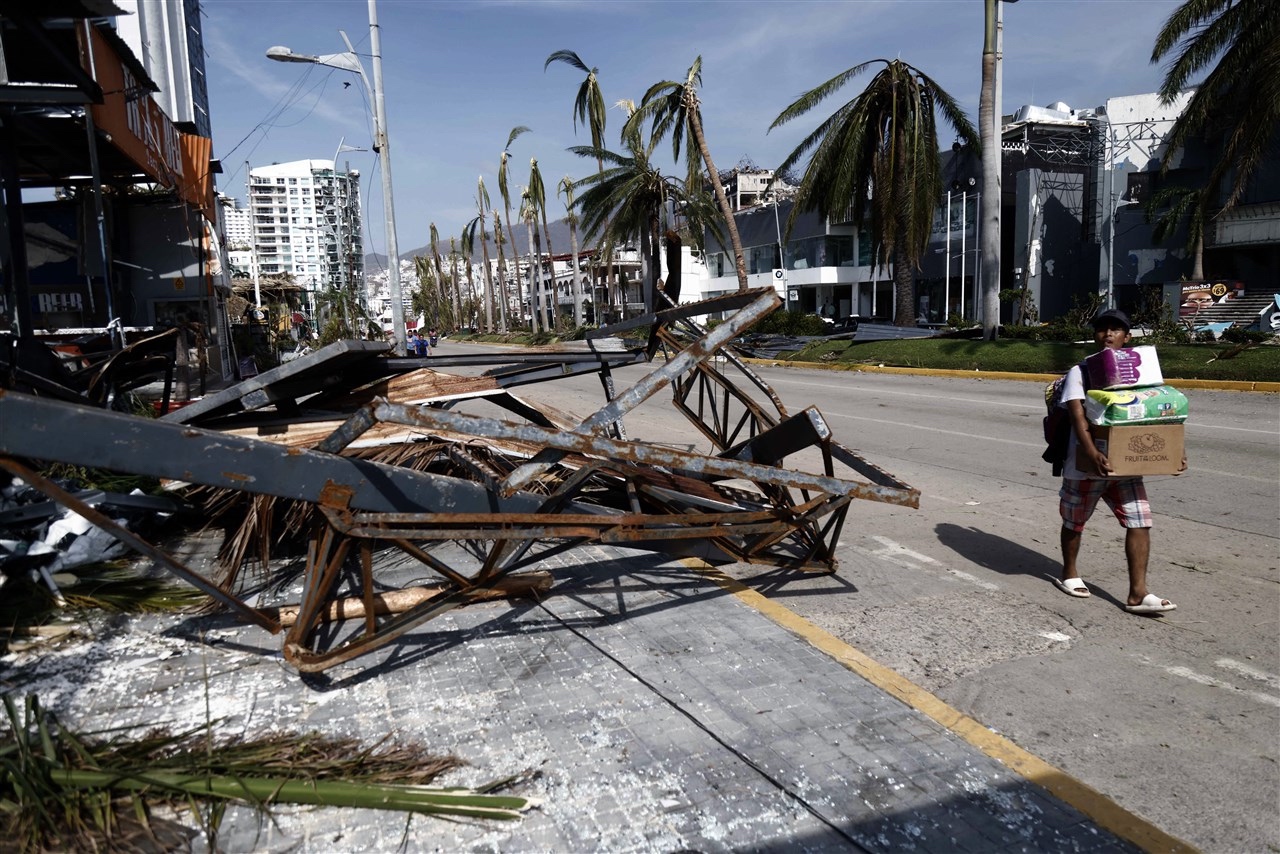 Finke schade door orkaan Otis. Foto via ANP / RODRIGO OROPEZA / AFP