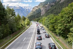 Dit zijn de drukste dagen om deze zomer naar de Alpen te reizen