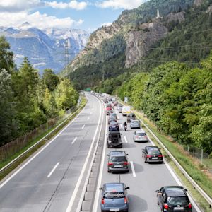Dit zijn de drukste dagen om deze zomer naar de Alpen te reizen