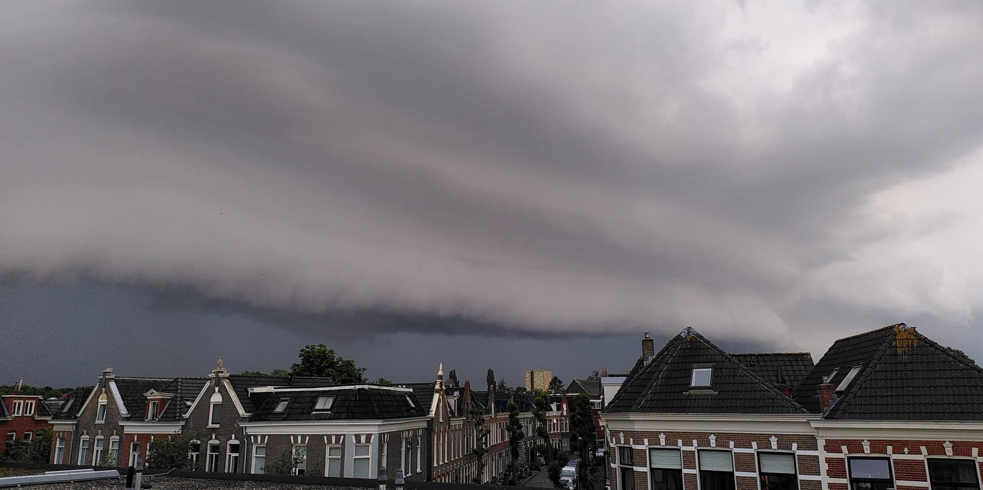 Shelfcloud boven Groningen. Foto: Froukje Veenman