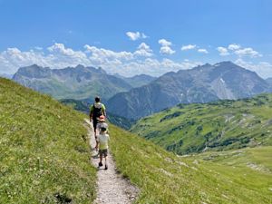 Wandelen: zo voorkom je oververhitting tijdens een stevige klim