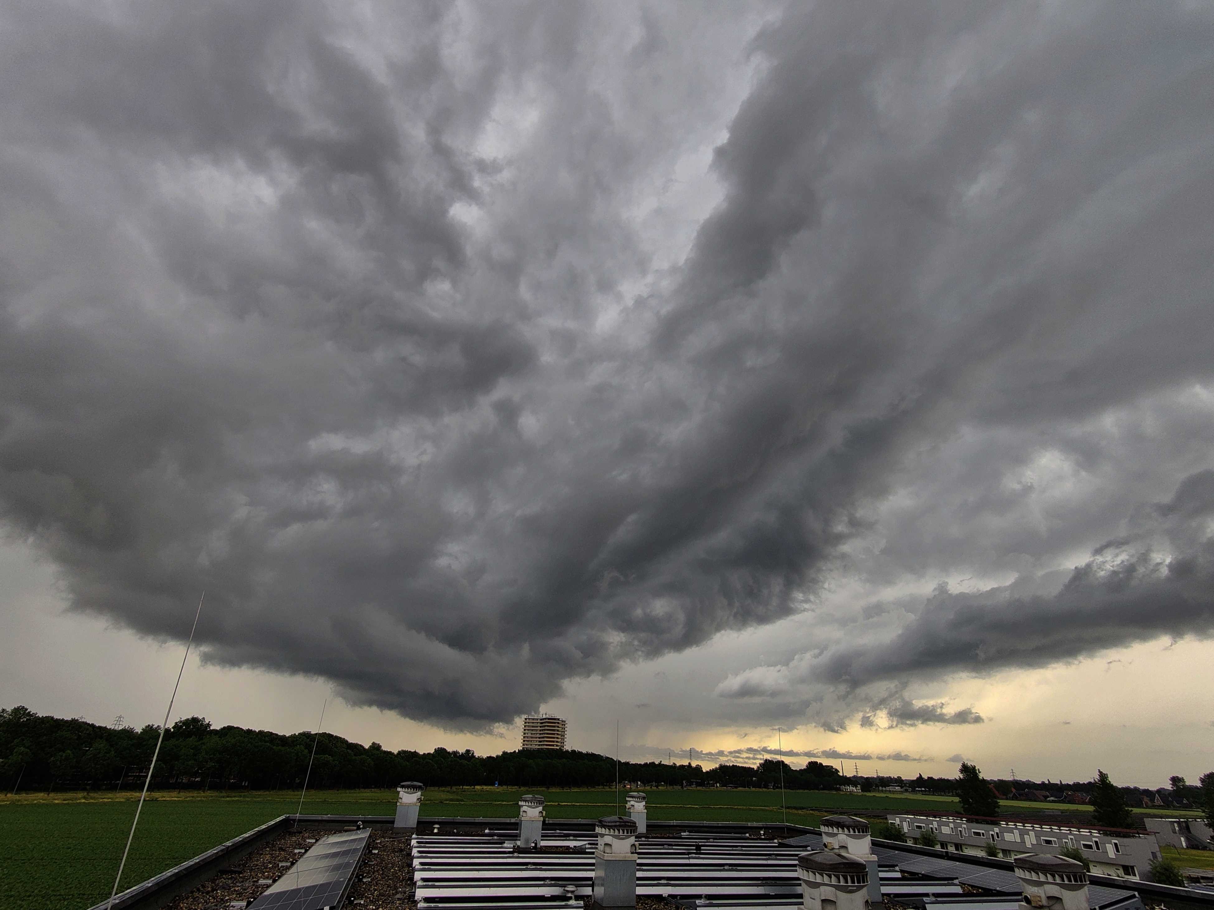 Fraaie wolkenstructuur boven Wageningen. Foto: Florian Polak