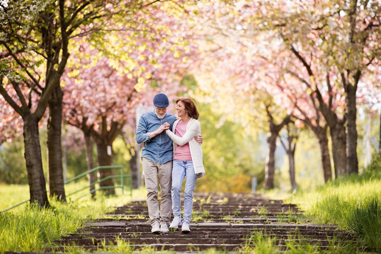 Verliefd paar in de lente. Foto: Adobe Stock / Halfpoint