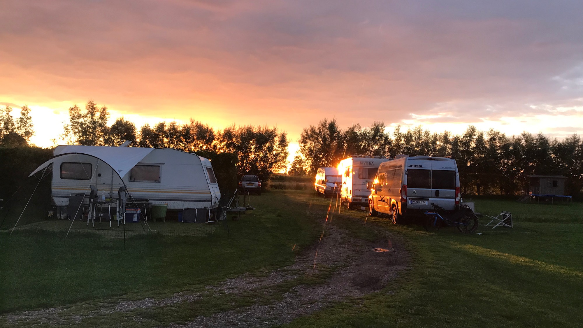 Met regen en zon op de camping. Foto: Annet Bekke
