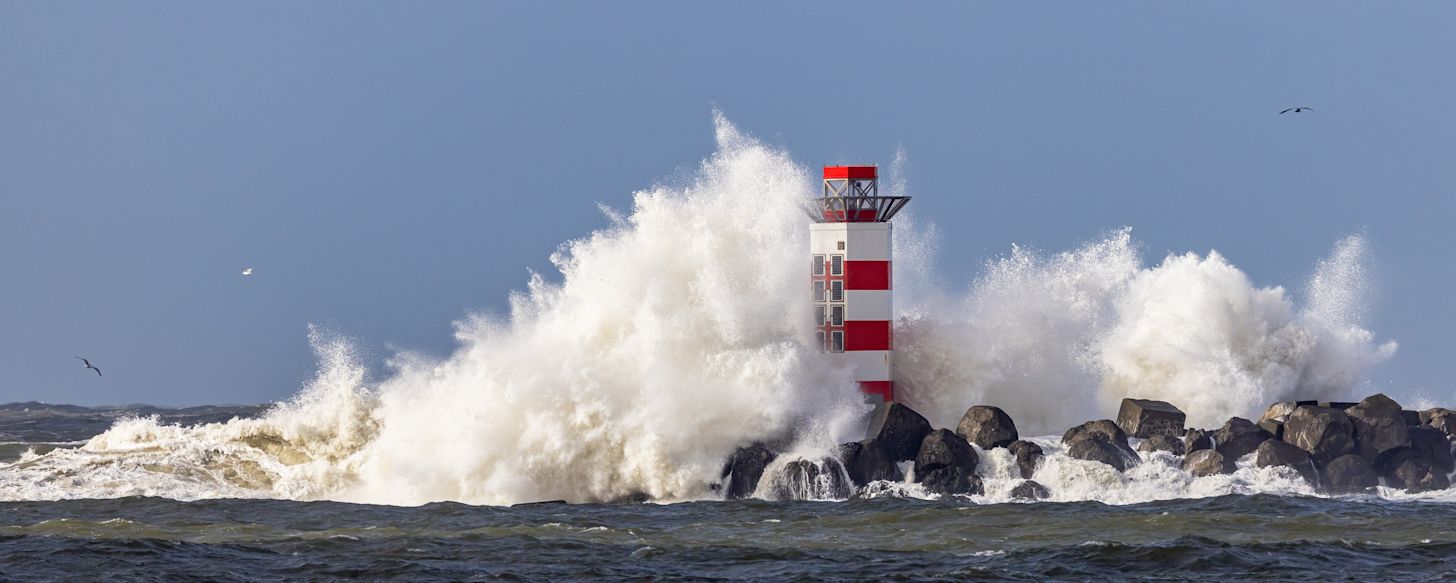 Ijmuiden tijdens storm Dudley in februari 2022. Foto: Adobe Stock / Simon van Hemert