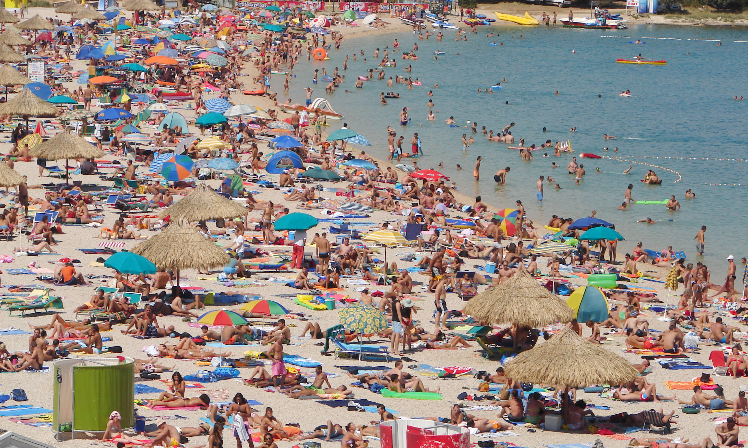 Door de hitte zullen de stranden in Zuid-Europa druk worden bezocht. Foto: Adobe Stock