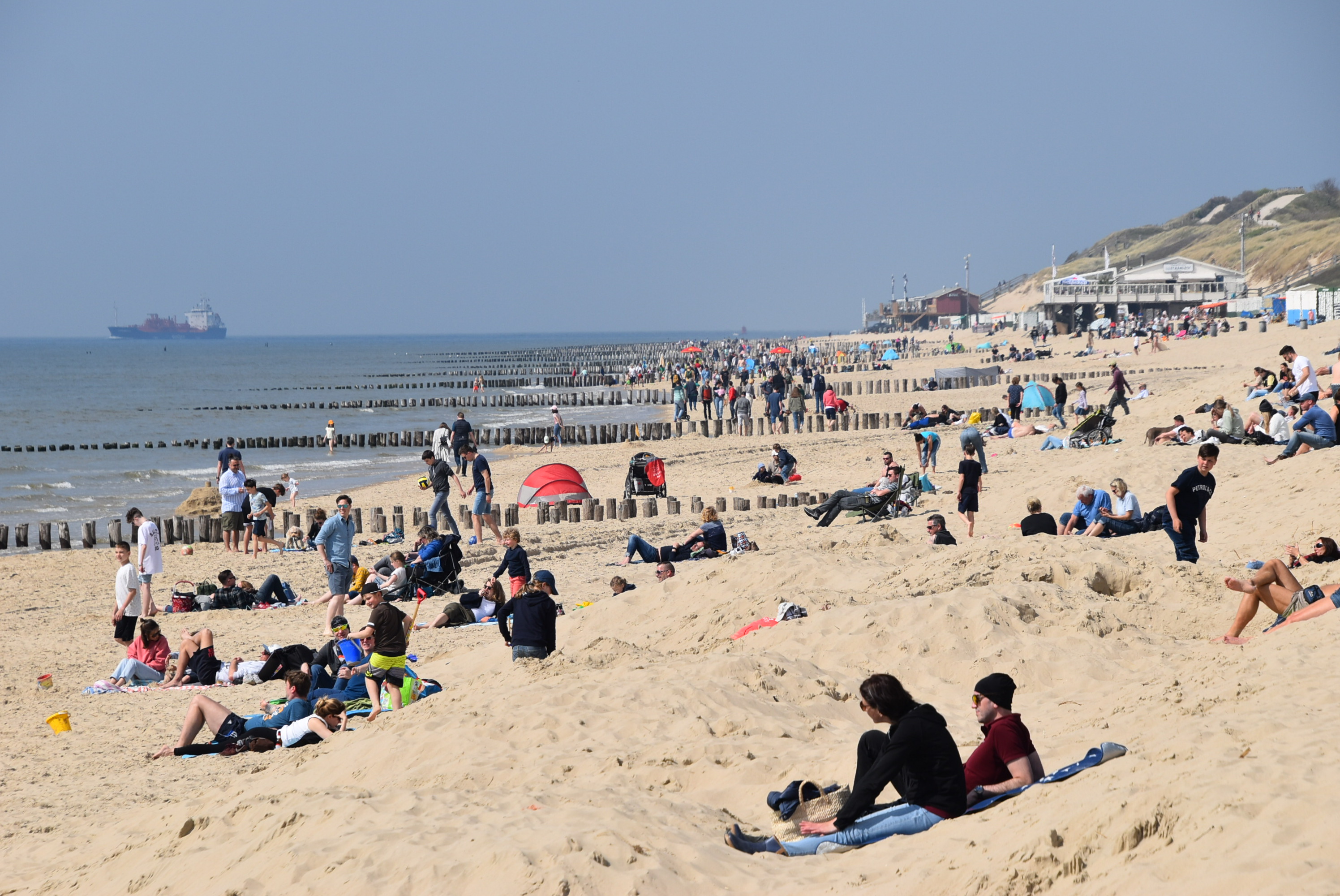 Ook op het strand kan het komende tijd best al lekker zijn. Foto: Anne-Marie van Iersel